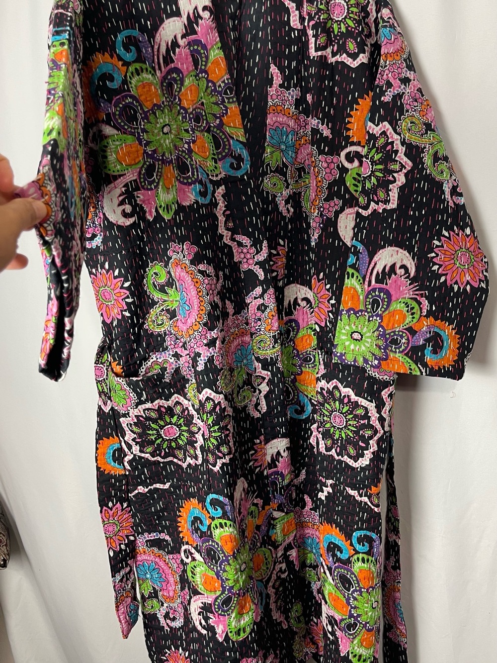 Kantha Robe Black Multicolor Floral Open Front Kimono tie - Picture 5 of 7